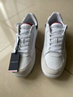 Tommy Hilfiger Sneaker 44 NEU /UNGETRAGEN Hessen - Runkel Vorschau