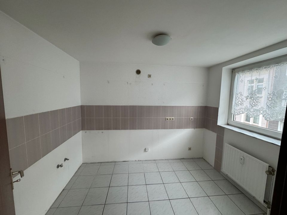 Wohnung in Duisburg Meiderich 2 Zimmer 60 qm Aufzug pendler u79 ! in Duisburg