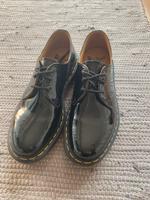Dr Martens Halbschuhe Oxford Lack Leder Größe 41 - wie neu Hessen - Gießen Vorschau