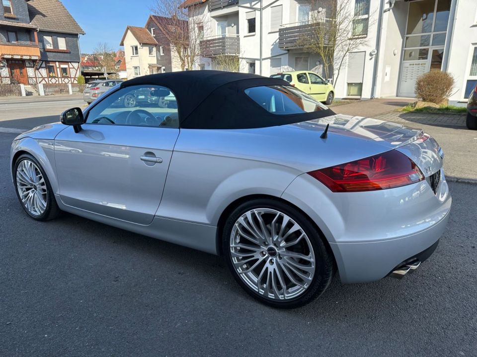 Audi TT Coupe/Roadster 2.0*3 X S- Line*200 Ps*BOSE in Cölbe