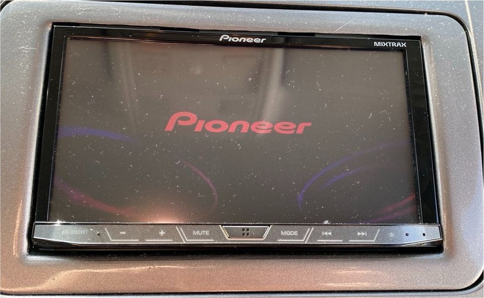 Pioneer AVH-8800BT Bluetooth Doppel DIN Autoradio SD Karte in Großkarolinenfeld