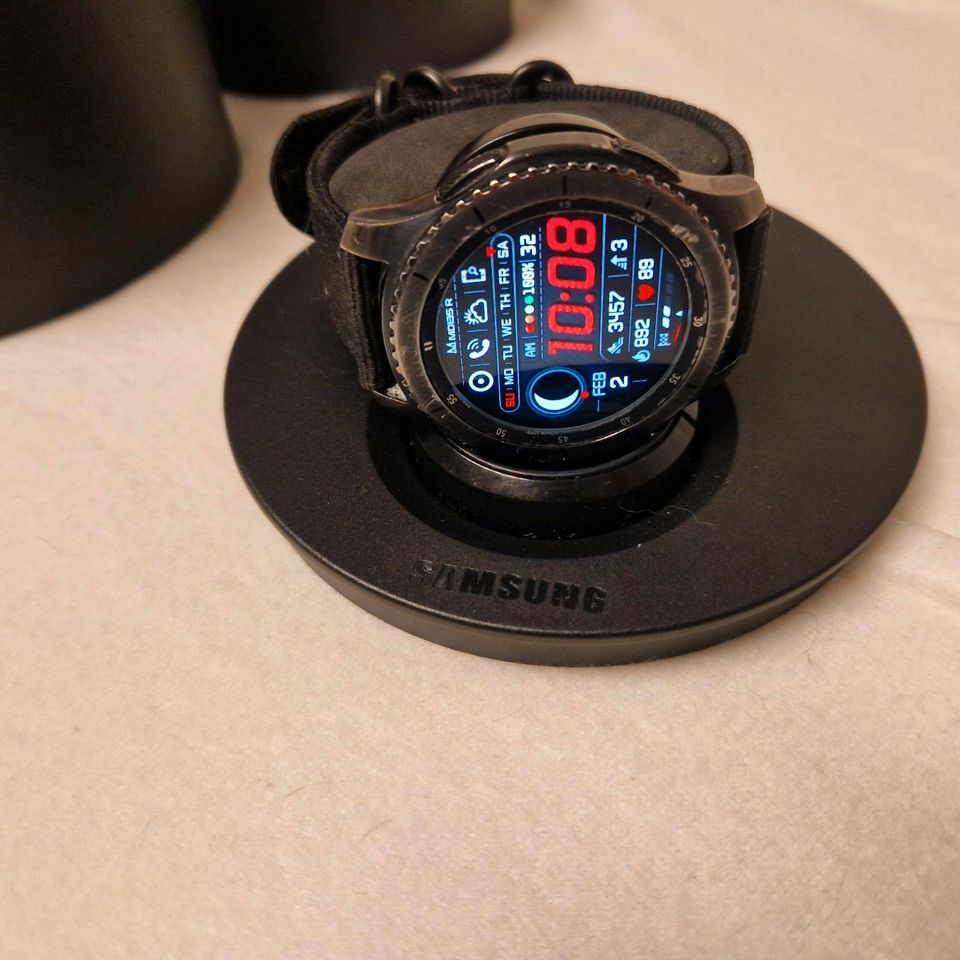 Samsung Gear S3 frontier  mit Verpackung in Kiel