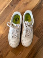 Cremefarbene Nike Schuhe Hessen - Bischofsheim Vorschau