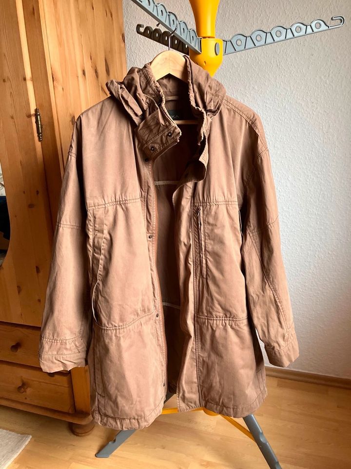 coole  Jacke(gegen Wind und Regen) von Oska in Borchen