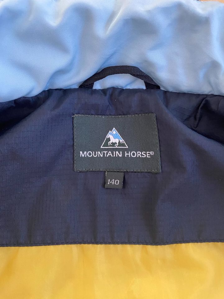 Weste H&M, Mountain Horse, TCM 140 in Seggebruch