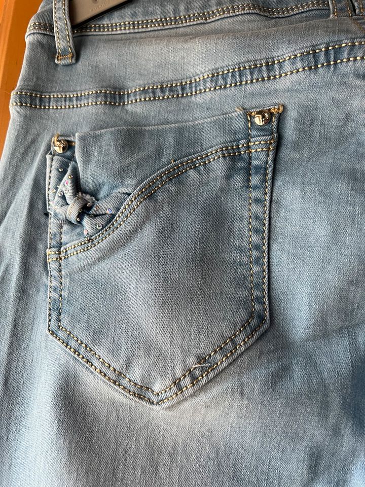 Neue Jeans von Rose Player Gr. 42 in Wüstheuterode