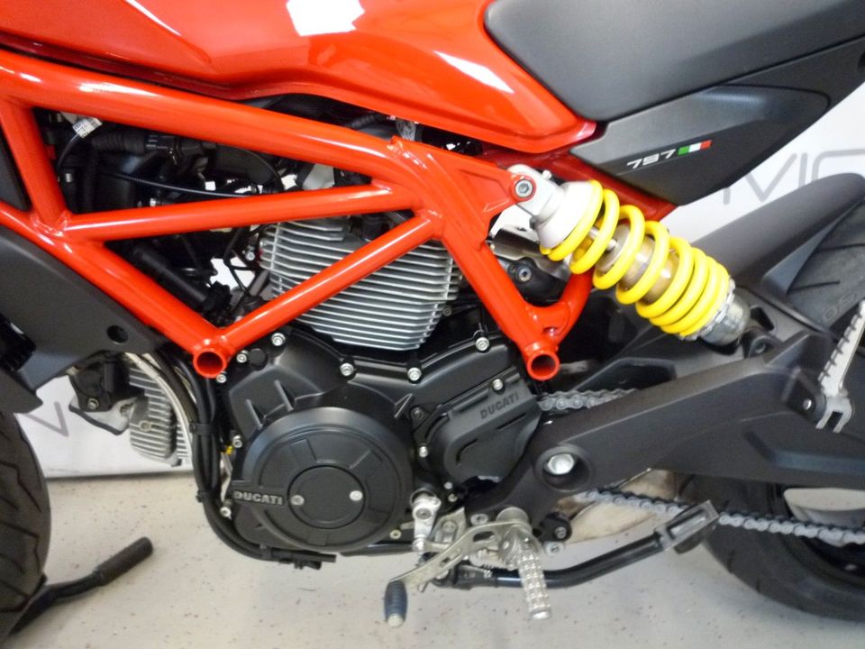 Ducati Monster 797 in Bretten