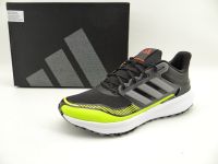 Adidas ULTRABOUNCE TR Sneaker Running Laufschuhe low Schuhe 42 Hessen - Stadtallendorf Vorschau