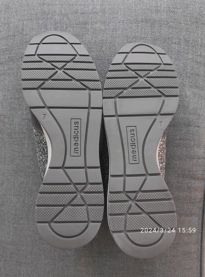 Neu Deichmann Medicus Sneaker Damen, Farbe grau in Oberursel (Taunus)