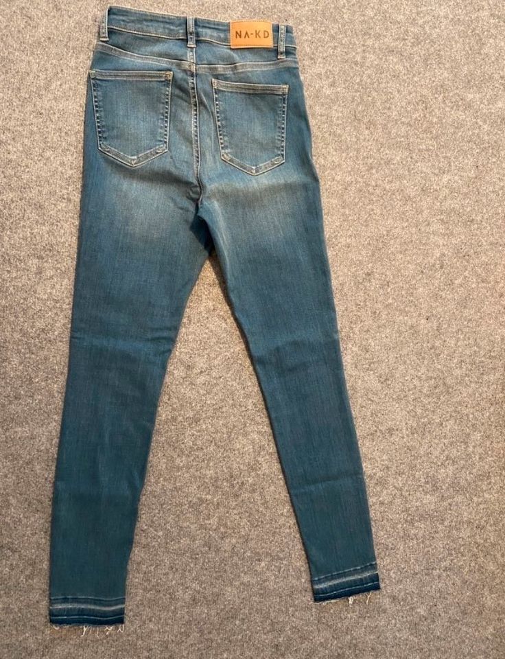 NA-KD Jeans NEU in Grünberg