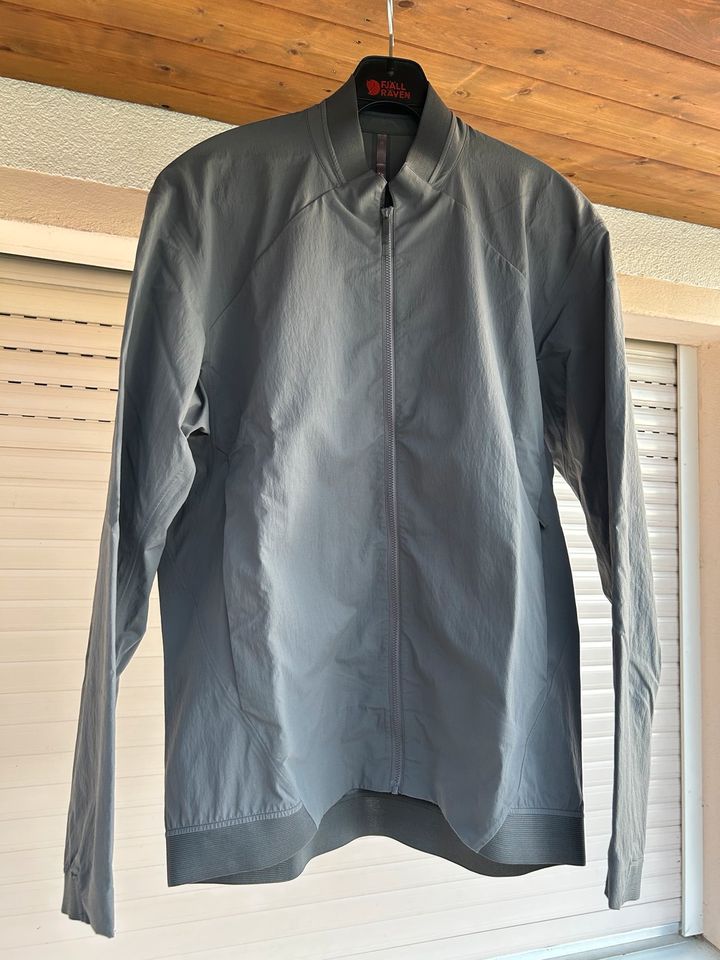 Arcteryx Veilance Nemis Jacket Size L in Bruckberg bei Landshut