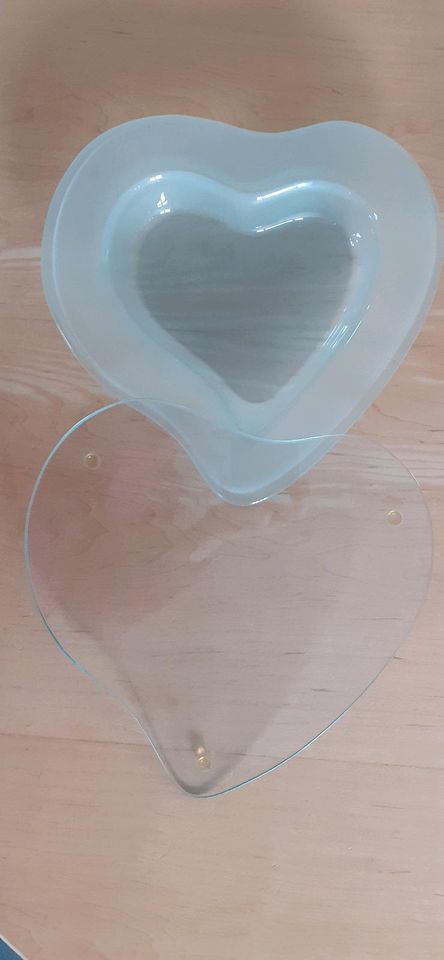Deko Herz aus Glas - kann innen dekoriert werden in Ochtendung