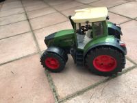 Kinderspielzeug Traktor Trecker Fendt groß mit Kupplung für Anhän Essen - Bergerhausen Vorschau