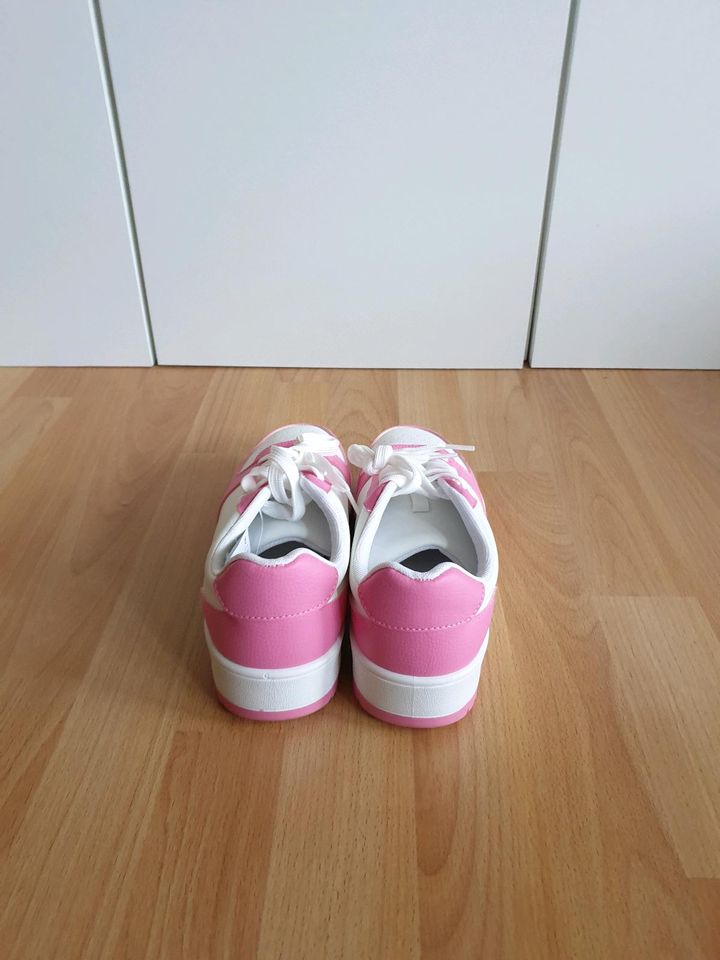 Damen Sneaker Gr.40                                        ❤ NEU in Essen