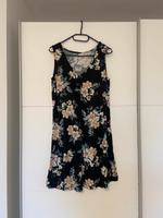 Lascana Kleid Sommerkleid mit Blumen M Nordrhein-Westfalen - Werl Vorschau