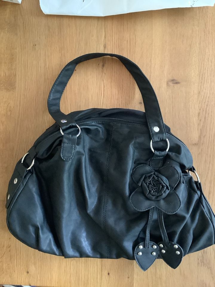 Handtasche Leder schwarz in Kall