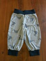 HANDMADE süße Pumphose Joggers Gr. 92 Dinos, NEU Geschenk Hessen - Kassel Vorschau