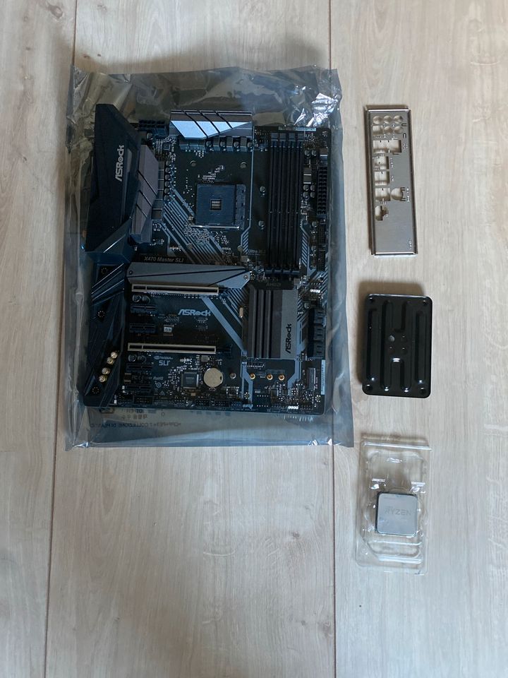 ASRock x470 master sli + AMD Ryzen 7 2700x Eight-Core Prozessor in Friedrichsdorf