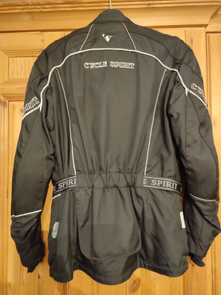 WIE NEU - Cycle Spirit Motorradjacke Gr. M Schwarz mit Protektor in Rosenheim