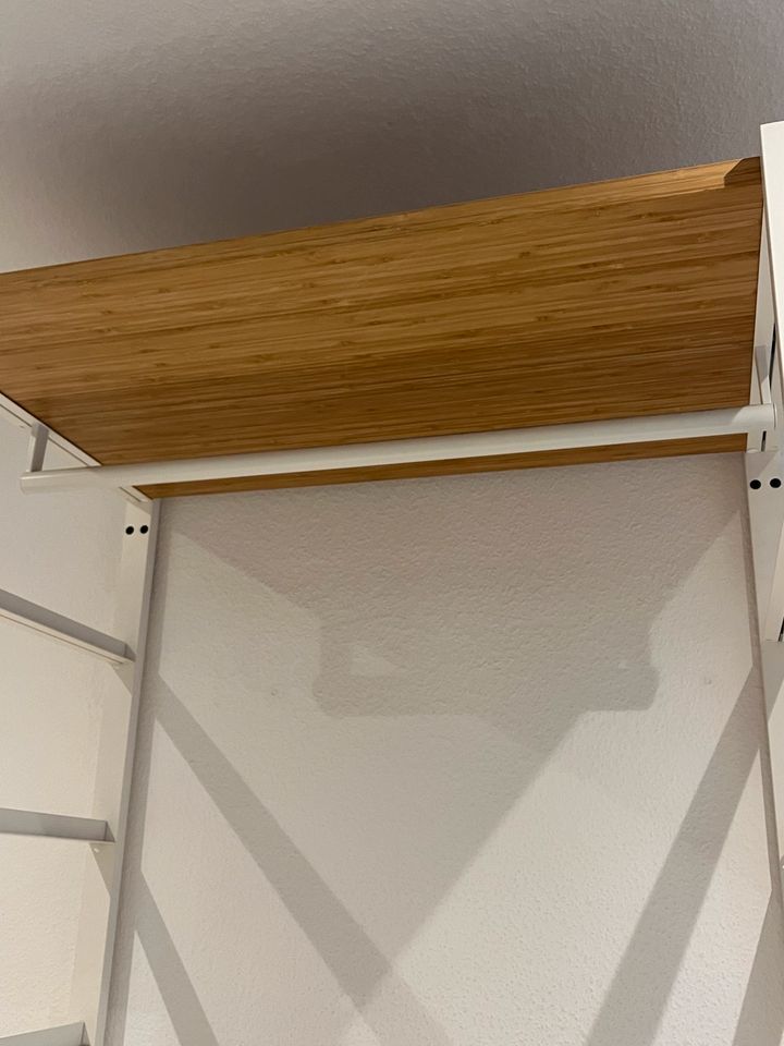 Elvarli Garderobe weiß / Holz von IKEA in Essen