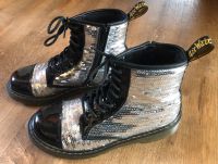 DR. MARTENS 1460 Gr. 38,5 Pailletten silber Lack schwarz 8-Loch Nordrhein-Westfalen - Bergisch Gladbach Vorschau