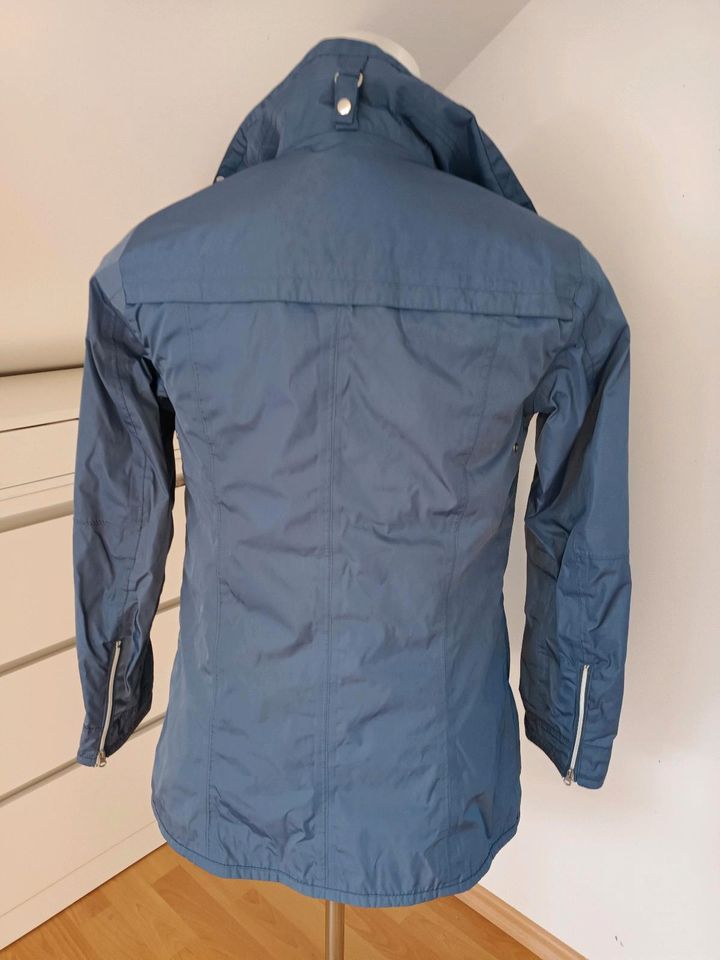 Regenjacke/Mantel  Damen blau Größe S (36/38) in Hückelhoven