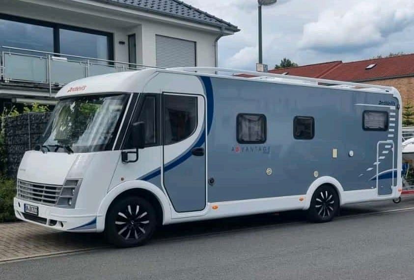 Schönes  Wohnmobil mit  viel Platz in Kerpen