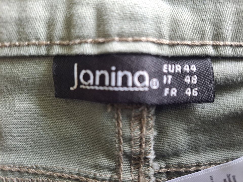Capri Hose Janina 3/4 Jeans Hose Gr. 44 hellgrün NEUwertig in Erkrath