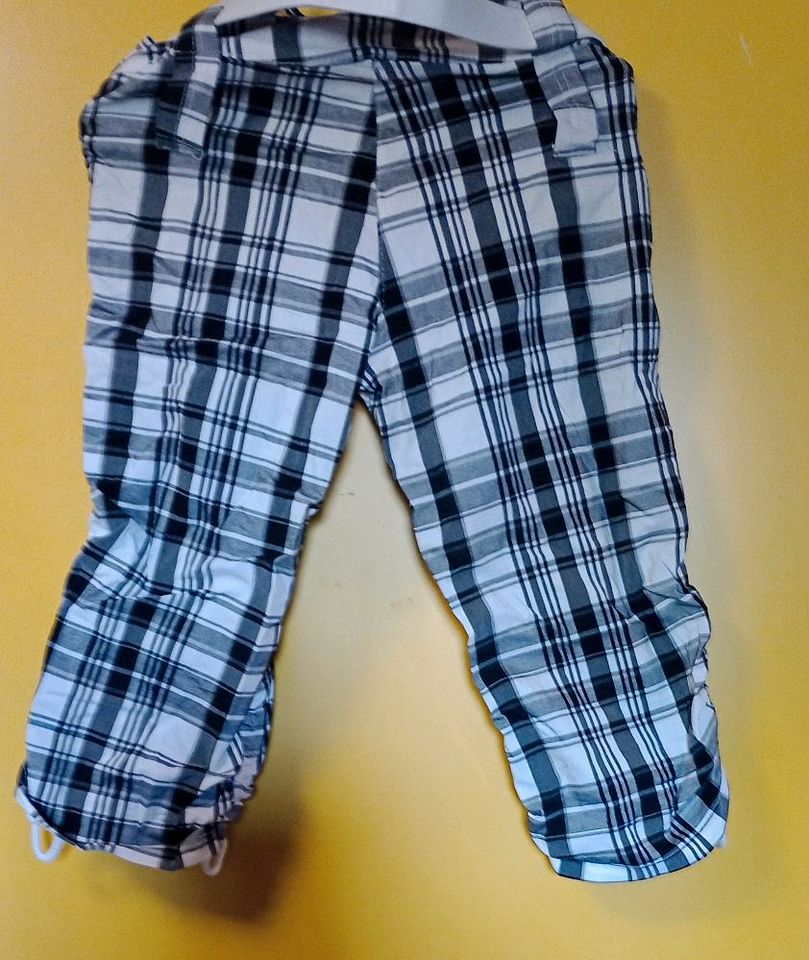 NEU ! Capri Hose kariert Gr.xxl /44 mit Gürtel in Hambergen