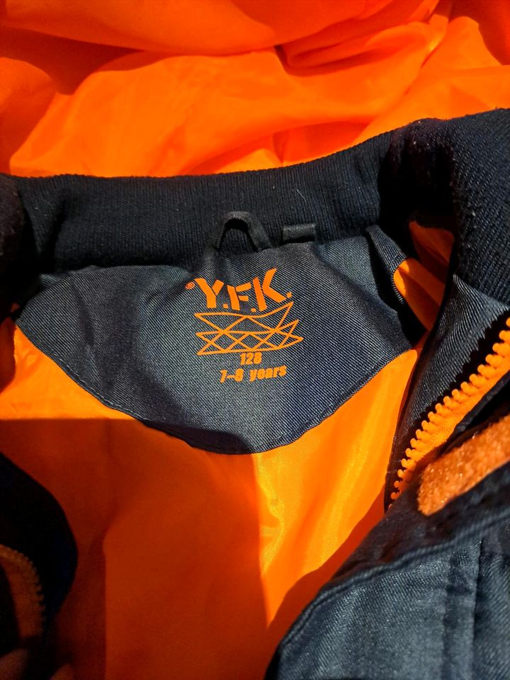 Dicke Jacke 128 blau Orange Y.F.K in Solms