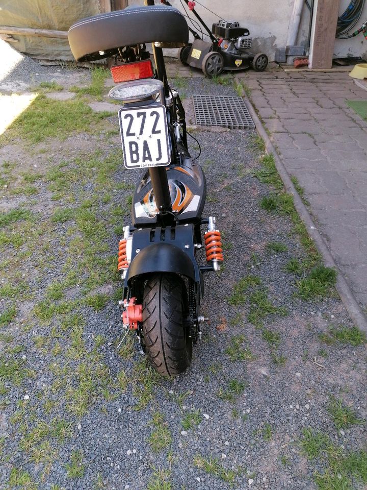 E-scooter Roller in Schönfels Gem Lichtentanne