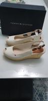 Neu. Tommy Hilfiger Sandaletten Gr.41 Köln - Kalk Vorschau
