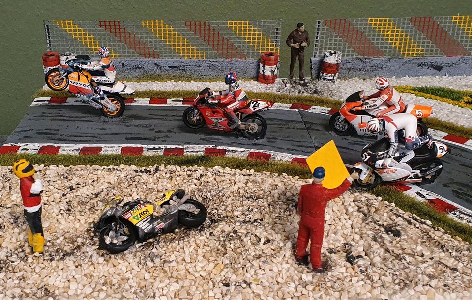 DIORAMA 1:24 "MOTOGP " in Bad Bocklet