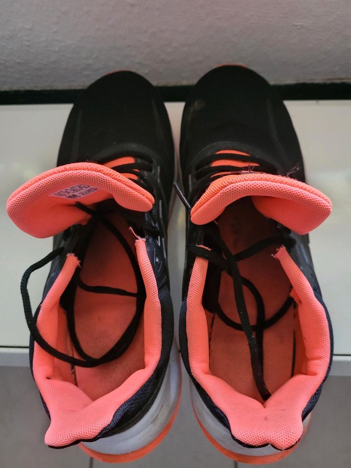 Adidas Schuhe in Neunkirchen