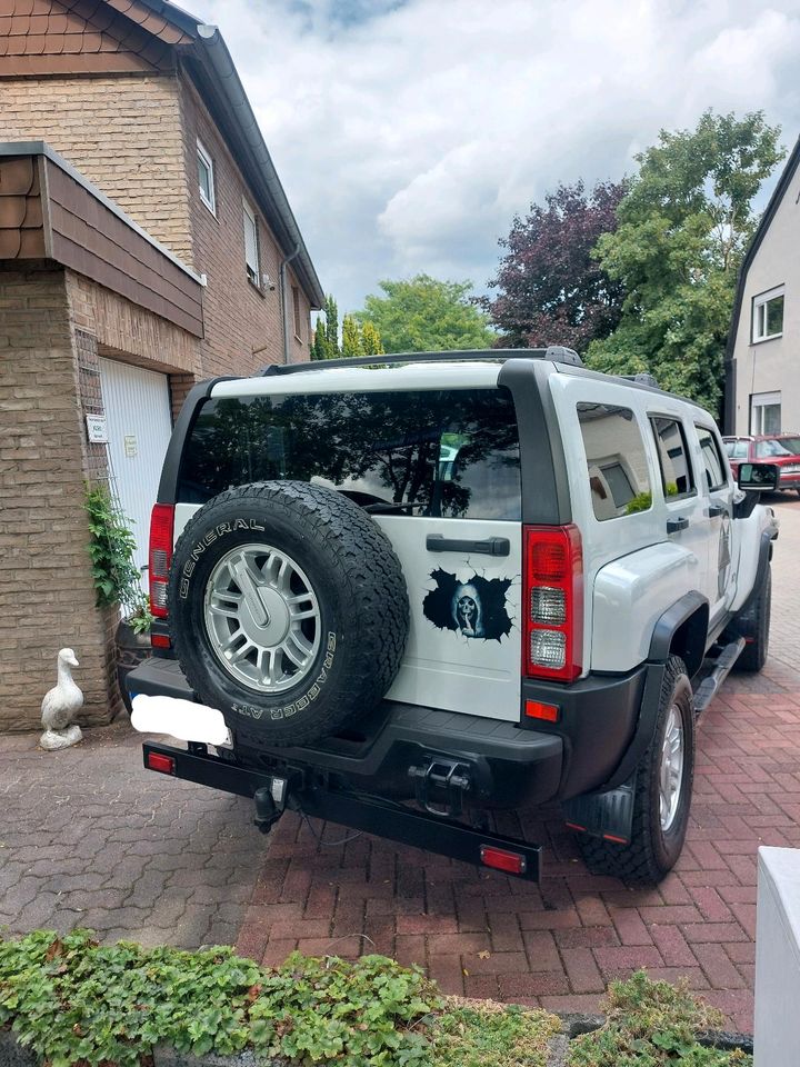 Auto Hummer H3 in Emmerich am Rhein