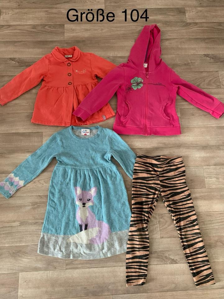 12teiliges Mädchen Set Herbst/Winter Größe 98/104 für 10€ in Arnstadt