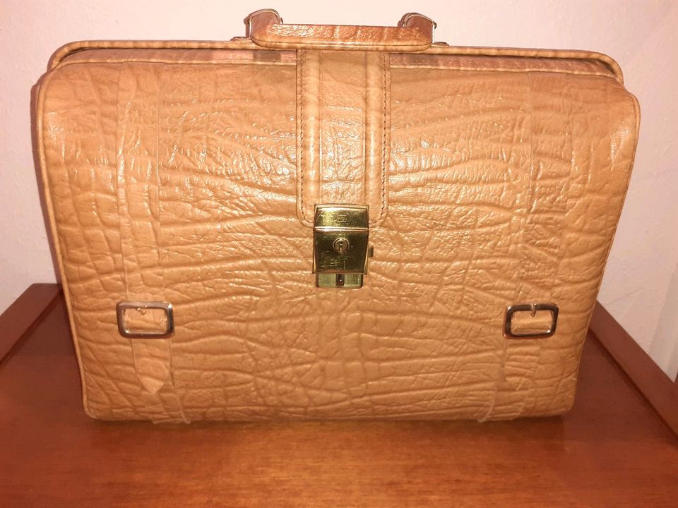 Aktentasche Vintage Artzkoffer Ledertasche in Berlin