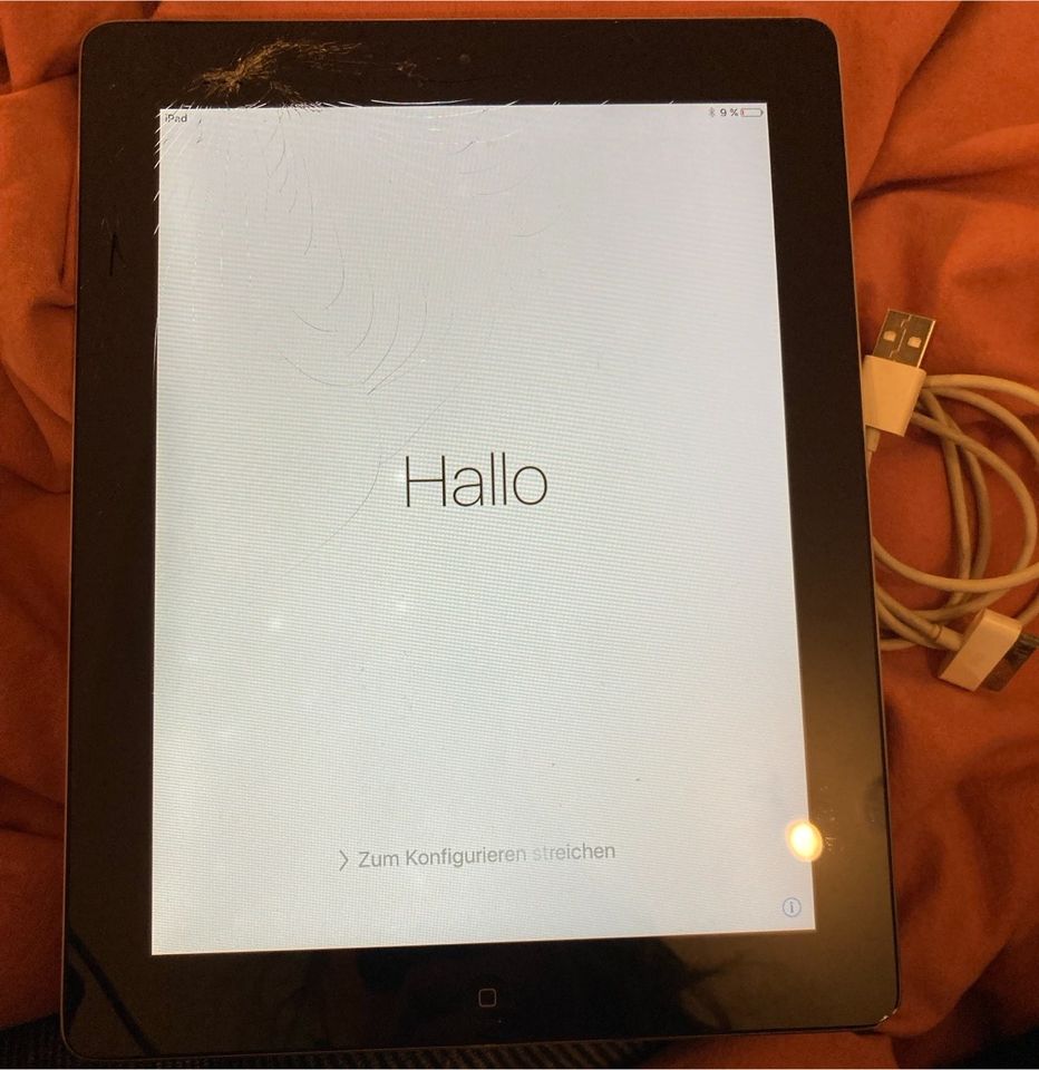 iPad 2 16 GB wifi funktioniert Display gesprungen A1395 Silber in Köln