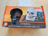 WILTON 3D Skull Pan Backform Totenkopf Schädel Halloween Kuchen Baden-Württemberg - Ditzingen Vorschau