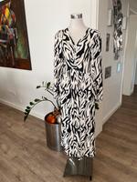 Reserved Kleid M Kofferkleid Schwarz Weiß Nordrhein-Westfalen - Hamm Vorschau