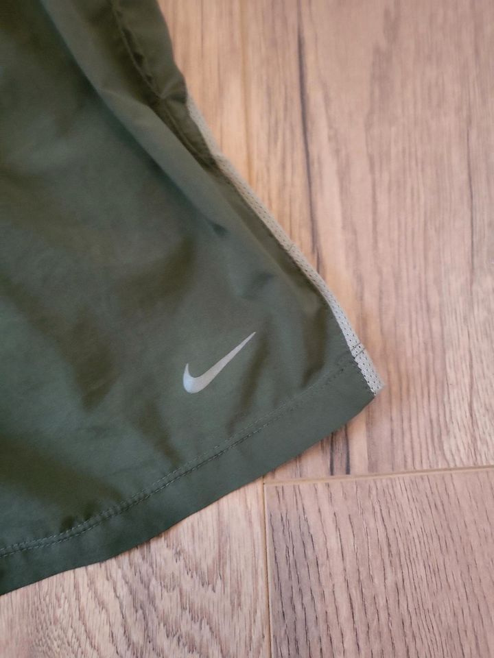 Nike Sporthose Joggen Wandern Outdoor M oliv grün in Berlin - Köpenick |  eBay Kleinanzeigen ist jetzt Kleinanzeigen