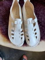 HELVESKO Schuhe GR43 Nordrhein-Westfalen - Monschau Vorschau