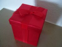 Geschenkbox Geschenkkarton rot mit Schleife 95x95x115mm Saarland - Heusweiler Vorschau