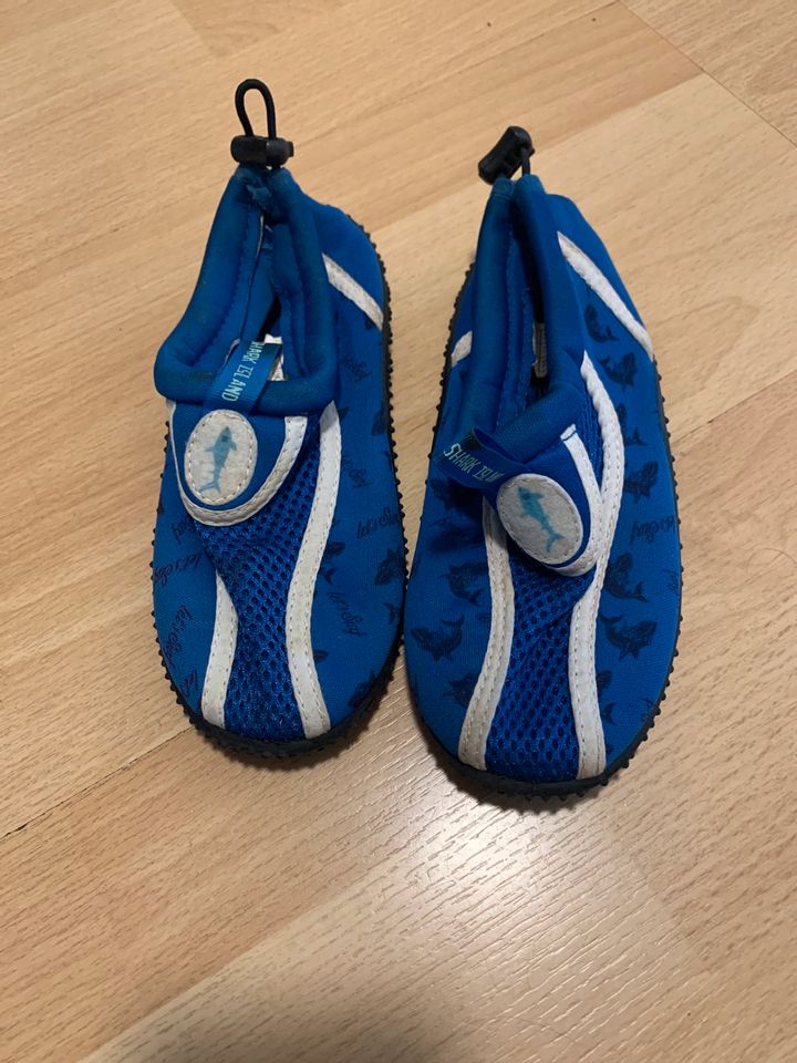 Badeschuhe Wasserschuhe 28 in Offenburg