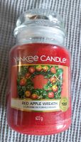 YANKEE CANDLE Große Kerze RED APPLE WREATH 623 g Duftkerze Baden-Württemberg - Erolzheim Vorschau