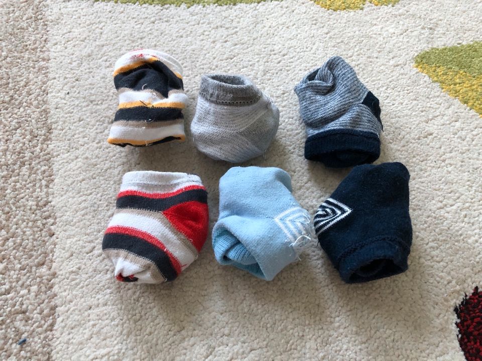 Baby Kinder Socken Sneaker Ernstings Größe 86 92 in Brandenburg an der Havel