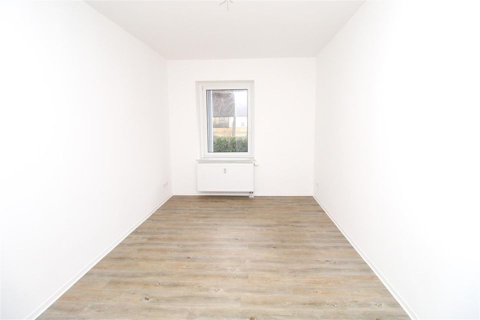 Singlewohnung * 2 Zimmer + Terrasse + Keller und mehr * Sofort verfügbar! in Dresden