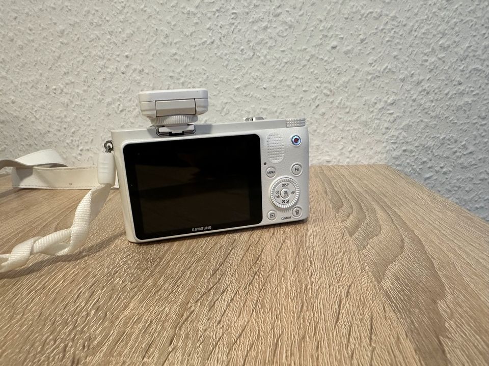 Camera Samsung NC1000/20.3 Mega Pxel in Hainburg