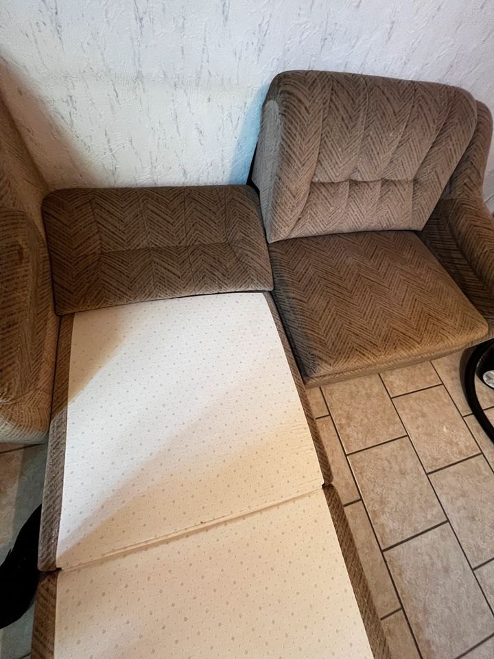 Gemütliches Sofa Schlafcouch mit Bettkasten in Offenbach