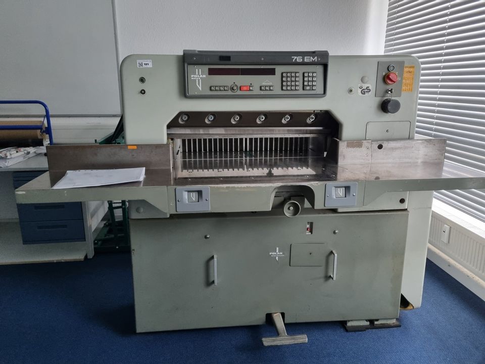 Papierschneidemaschine - Hersteller Polar - Typ 76EN in Bad Homburg